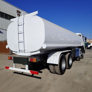 Camion-<span class=keywords><strong>citerne</strong></span> Howo d'occasion 4500L 450ch, camion-<span class=keywords><strong>citerne</strong></span> 8x4 Sinotruck à bon <span class=keywords><strong>prix</strong></span> - Product Image 3