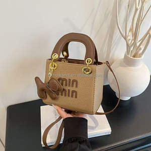 Sac à bandoulière carré petit format pour femme, motif géométrique, chaîne, fermeture éclair, accessoire de luxe tendance, PU imperméable, 1-1,9 L - Product Image 2