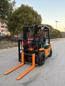 Montacargas Toyota de 3.5 Toneladas y 3 Metros, Fabricado en Japón, Motor Diésel, de Segunda Mano, con Motor IDZ - Product Image 6