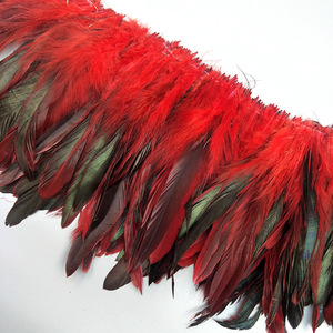 Plumas <span class=keywords><strong>de</strong></span> Gallo Naturales y Teñidas al por Mayor Directo <span class=keywords><strong>de</strong></span> Fábrica, para Prendas, Vestimenta y Adornos Coloridos DIY - Product Image 1