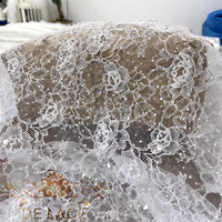 DELACE SXGN Dentelle Chantilly française très prisée avec perles et paillettes, tissu en dentelle à cils doux et motifs floraux épanouissants