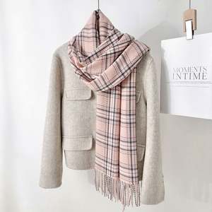 Nouvelle Écharpe Châle en Cachemire Tendance Style Frais Automne Hiver, Plaid Simple Chaud avec Pompons YHK0023 - Product Image 3