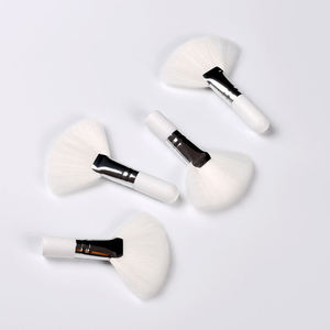 Brochas <span class=keywords><strong>de</strong></span> Maquillaje Personalizadas Blancas Súper Suaves para <span class=keywords><strong>Limpieza</strong></span> Facial, Mini Brochas <span class=keywords><strong>de</strong></span> Fibra Sintética Cortas, Gruesas y Esponjosas para el Rostro - Product Image 4