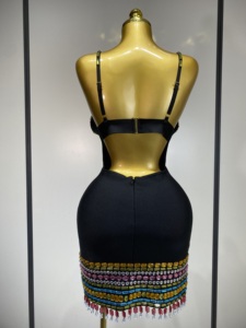 <span class=keywords><strong>Abito</strong></span> Aderente da Donna con Scollo a V, <span class=keywords><strong>Nero</strong></span> con Diamanti Colorati Scintillanti, <span class=keywords><strong>Elegante</strong></span> per Serate di Gala, Feste e Compleanni di Lusso - Product Image 4