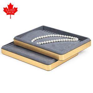 Plateau de présentation de bijoux en microfibre gris personnalisé LAIRE pour l'affichage de bagues, de colliers et de boucles d'oreilles - Product Image 5