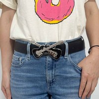 Ceinture pour femme cloutée vintage en PU noir avec boucle en forme de guitare croisée, accessoire de mode punk rock affirmé