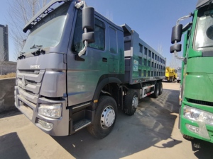 Camion à benne basculante gris Sinotruk HOWO 8x4 Camion à benne basculante neuf à prix compétitif pour camion de transport d'exportation d'usine - Product Image 6