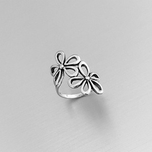 Anello Aperto Vintage con Motivo Floreale per Donne, Design Traforato Elegante e Semplice, Gioiello da Dito alla Moda - Product Image 2