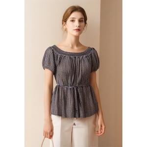 Gilet da donna professionale personalizzato, stile retrò francese, a quadri neri, con una tracolla e cintura in vita. - Product Image 1