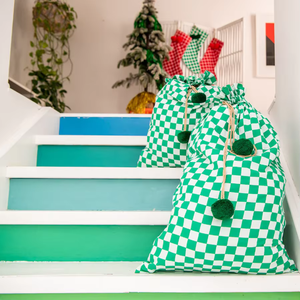 Grand sac cadeau rouge à monogramme et <span class=keywords><strong>pompon</strong></span>, motif écossais doré, avec cordon de serrage, pour enfants, sacs du Père Noël, sacs à bonbons du Père Noël vierges - Product Image 3