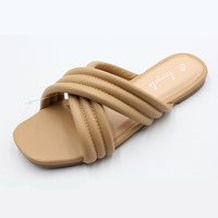 Nouvelles sandales plates pour femmes, sandales d'intérieur pour femmes, pantoufles et chaussures décontractées pour femmes en gros