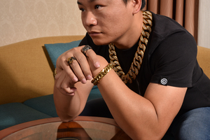 Mặt dây chuyền Cuba bản to nặng 26mm/32mm, chất liệu thép không gỉ, không bị xỉn màu, kiểu Hip Hop dành cho nam, trang sức Cuba Chucky - Product Image 4