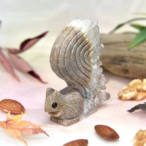 Cristal de Cuarzo Blanco Tallado en Forma de Ardilla, de Alta Calidad, para Decoración, Venta al Por Mayor - Product Image 1