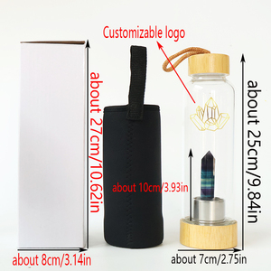 Bouteille d'eau en verre avec pointe de cristal naturel et couvercle en bambou, pierre de guérison en quartz - Product Image 2