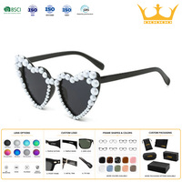Nouvelles Lunettes de Soleil Tendance pour Femme, Style Y2K, Cœur, Perles Blanches, en Plastique, Accessoire de Fête Estivale, Plage