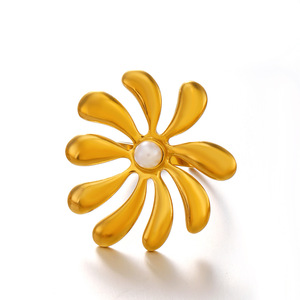 Anillo Floral Minimalista Chapado en Oro <span class=keywords><strong>de</strong></span> 18K Resistente al Agua y al Deslustre, <span class=keywords><strong>Anillos</strong></span> <span class=keywords><strong>de</strong></span> Acero Inoxidable con Incrustaciones <span class=keywords><strong>de</strong></span> Perlas Estilo Vintage <span class=keywords><strong>de</strong></span> Instagram - Product Image 5