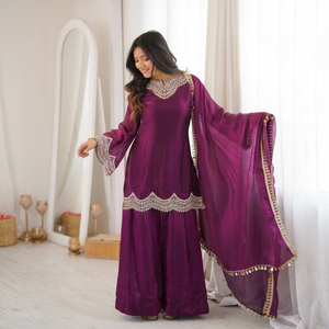 Conjunto Indio-Pakistaní Bordado en Morado, Estilo Kurta, Palazzo y Dupatta, Vestido Tradicional de Terciopelo para Bodas y Fiestas - Product Image 1