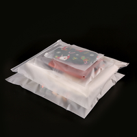 Sac d'emballage imprimé recyclable et réutilisable pour vêtements, sac en plastique avec fermeture éclair coulissante, sac personnalisé en PE givré avec fermeture éclair pour vêtements