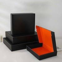 Paquet de grandes boîtes postales ondulées noires mates Boîte d'expédition noire