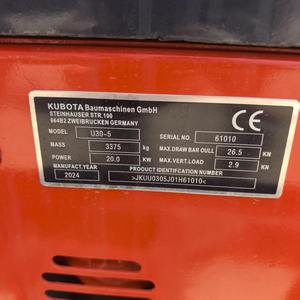 Mini-excavatrice Kubota U30 d'occasion, 3 tonnes, rotation zéro, avec déplacement latéral de la flèche, moteur Kubota D1703, profondeur de fouille de 2,88 m - Product Image 6