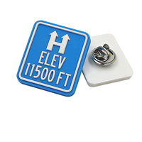 Insigne d'épinglette en PVC 3d personnalisé de nom de matériau en plastique PVC personnalisé par fabricant professionnel