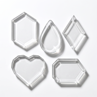 Soporte de exhibición personalizado de acrílico ecológico con diseño de gemas hexagonales de dibujos animados, impresión UV, corte CNC, ensamblaje de figuras de personajes para escritorio y hogar.