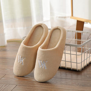 Zapatillas de lana Coral con logotipo bordado para Hotel, zapatos de balneario de lujo - Product Image 2