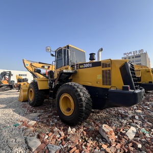 <span class=keywords><strong>Wheel</strong></span> <span class=keywords><strong>Loader</strong></span> <span class=keywords><strong>Komatsu</strong></span> <span class=keywords><strong>WA380</strong></span> Bekas, Kapasitas Angkut 5 Ton, Pompa Hidrolik Asli, Kondisi Baik, Dijual dengan Harga Murah - Product Image 6