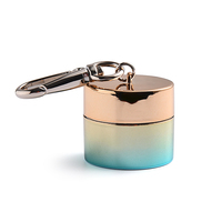 Estuche de viaje para pastillas de aleación de zinc con logotipo personalizado, lujoso colgante para pastillas, contenedor de monedas de bolsillo, llavero