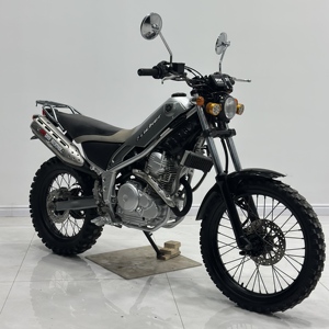 Motocicleta Yamaha Tricker <span class=keywords><strong>250</strong></span> Magician de 249cc, Refrigerada por Aire, SOHC, Monocilíndrica, 5 Velocidades, Manual, Todoterreno, Urbana, para Acrobacias y Desplazamientos - Product Image 2