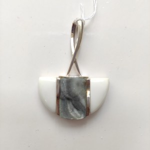 Pendentif en argent 925 avec perle d'agate/calcedoine et druse - Product Image 1