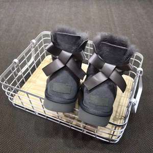 מגפי שלג לנשים עם סוליה עבה ואיכותית, מגפי שלג חמים עם שרוול בינוני וקצה מתקפל מפרווה - Product Image 5