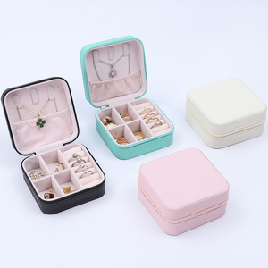 Boîte de rangement de cadeau de bijoux rectangulaire écologique de <span class=keywords><strong>luxe</strong></span> en gros, petit organisateur de voyage portable en <span class=keywords><strong>cuir</strong></span> PU noir avec logo personnalisé - Product Image 5