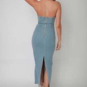 Nouvelle Robe Midi Sans Bretelles en Jean Bleu Délavé avec Encolure en V et Fente au Dos pour Femme – Modèle OEM - Product Image 5