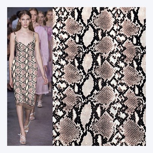 Tela de vestido de mujer, tela estampada de piel de serpiente, gasa, primavera y verano - Product Image 1