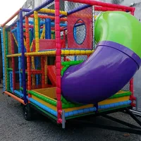 Aire de jeux mobile commerciale à haut rendement sur roues pour enfants, remorques de jeux mobiles, équipement souple pour fêtes en plein air