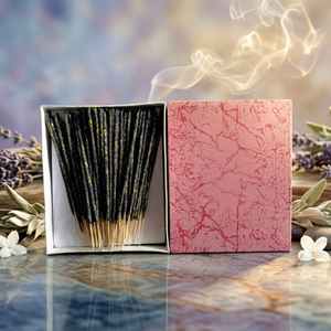 Parfum exclusif Dakshita Meditation Signature, mélange aromatique botanique premium, arôme apaisant, élégant et harmonieux, luxe - Product Image 1