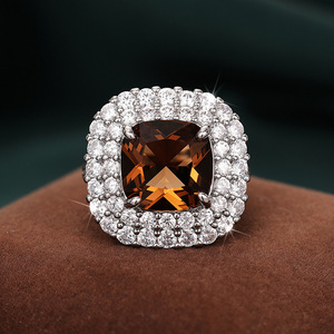Anello Geometrico di Lusso con Accento a Stella per Donne, Gioiello da Dito Scintillante alla Moda - Product Image 5