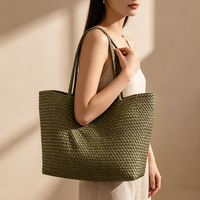 Sac à bandoulière en cuir véritable, style viral, avec grand foulard en soie tissé Intrecciato, décontracté, logo personnalisé en relief, vente en gros par lots