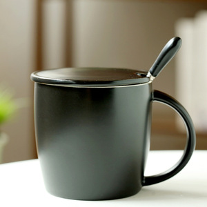 Mug en céramique avec couvercle, tasse de bureau émaillée, design minimaliste, couleur unie, cadeau d'affaires, vaisselle de boisson - Product Image 1