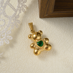 Collier pendentif en forme d'ours en peluche avec cœur vert, charme en pierre précieuse, luxe, personnalisable, en acier inoxydable 316L plaqué or 18 carats, chaîne fine en O - Product Image 4