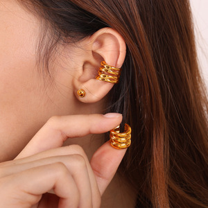 ต่างหูรูปตัวยูทรงเรขาคณิต สแตนเลสสตีล ชุบทอง 18K เครื่องประดับแฟชั่นสำหรับทุกเพศ - Product Image 4