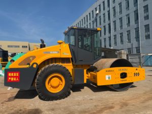 Low Working Hour XS203J <b>Used</b> Single Drum Roller, 20Ton Vibratory <b>Machinery</b> for Ground Compaction - Product Image 4