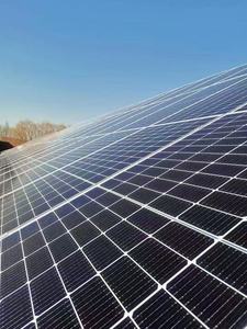 Solución de Energía Solar Independiente Plug and Play - Rango de Potencia Personalizado de 3KW-100KW para Microredes de Aldeas Pakistaníes y Cabañas de Montaña Europeas - Product Image 2