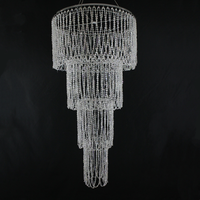 Lustres ronds en perles de cristal acrylique de plafond en métal argenté de luxe rideaux suspendus pour les décorations de scène de fête de mariage