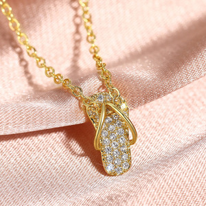 Collana con Ciondolo a Forma di Pantofoletto, Choker con Zirconi per Donne, Gioiello Creativo e alla Moda per Uso Quotidiano, Idea Regalo - Product Image 3