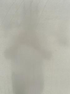 Cuarzo Sintético Gris Sólido con Tono Gris Uniforme y Acabado Moderno Minimalista - Product Image 2