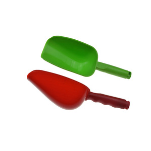 Scoop d'alimentation fermée en plastique pour chevaux et animaux de compagnie SQUARE Scoop d'alimentation durable et robuste - Product Image 4