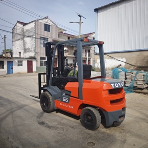 Used Toyota <b>Forklift</b> 3 TON 4300KG Japan with Japanese Toyota & Mitsubishi Engines FD30 0-2000 Hours - Product Image 5