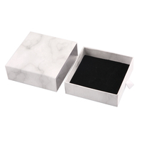 Boîte à bijoux rigide personnalisée avec logo en relief, revêtement UV, petit coffret cadeau en papier pour collier, bague, bracelet, montre